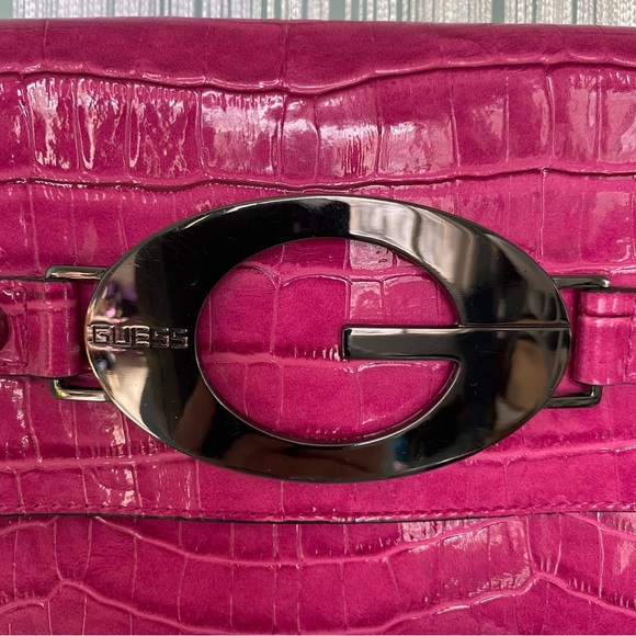 Guess Pink Patent Shoulder Chain Purse - Picture 7 of 17